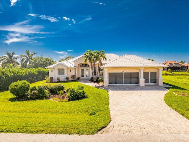 view of front of house featuring a front yard