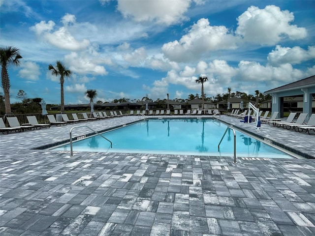 view of swimming pool