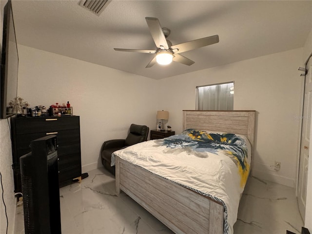 bedroom with ceiling fan