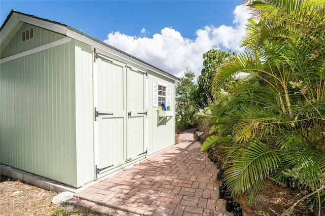 view of outbuilding