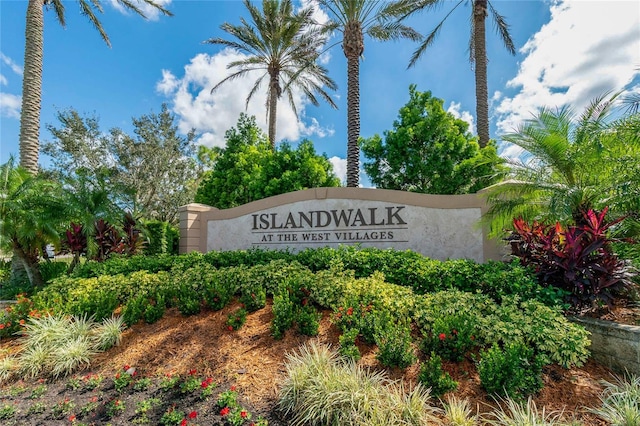 view of community / neighborhood sign