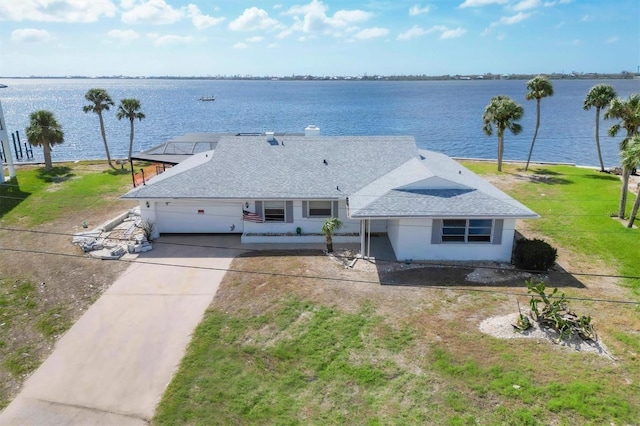 bird's eye view featuring a water view