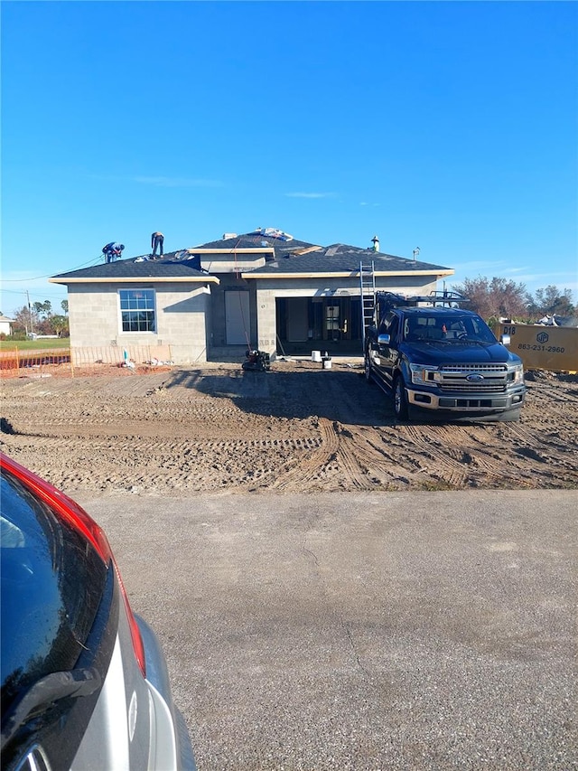 view of front of property