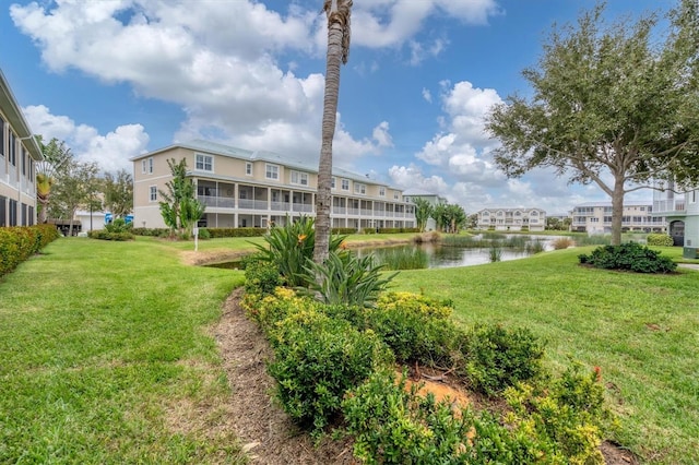 view of yard featuring a water view