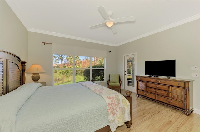 bedroom featuring light wood-type flooring, ceiling fan, and crown molding