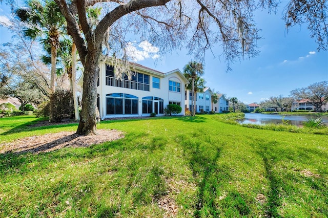 view of yard featuring a water view