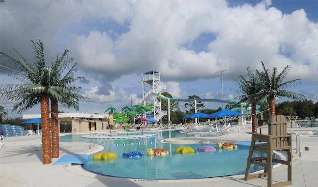 view of swimming pool