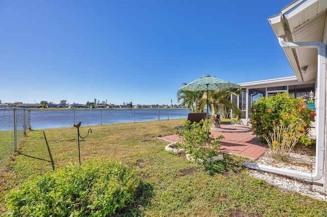 view of yard featuring a water view