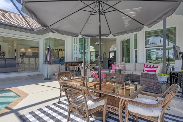 view of patio featuring an outdoor hangout area