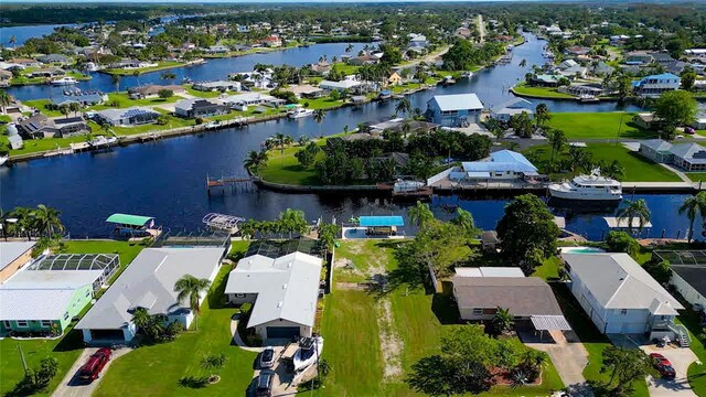 2044 Aruba Ave, Fort Myers, FL 33905 - photo 23