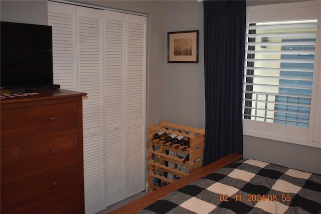 bedroom with a closet