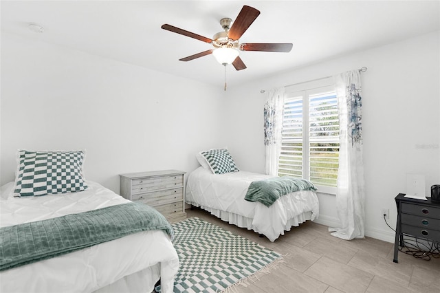 bedroom with ceiling fan