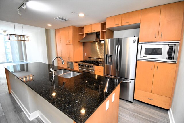 1120 E Kennedy Blvd Unit 1423, Tampa, FL 33602 - kitchen featuring stainless steel appliances, under cabinet range hood, light wood-type flooring, tasteful backsplash, and open shelves