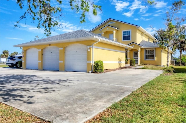 view of front property featuring a garage