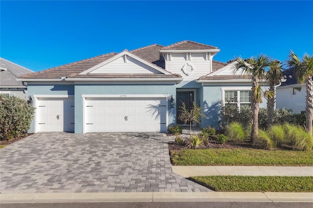 view of front of house featuring a garage