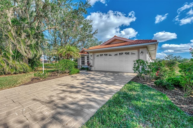 view of front facade with a garage