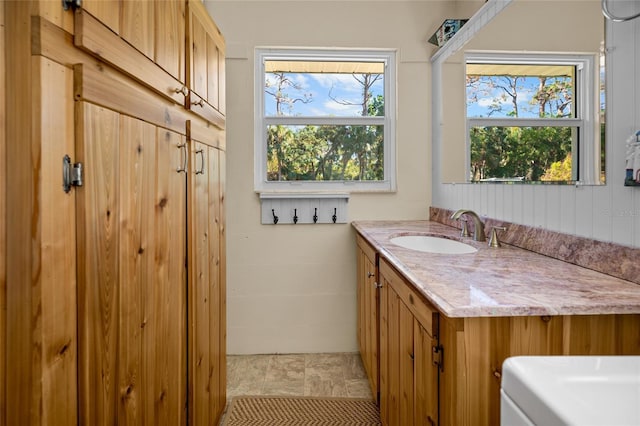 bathroom with vanity