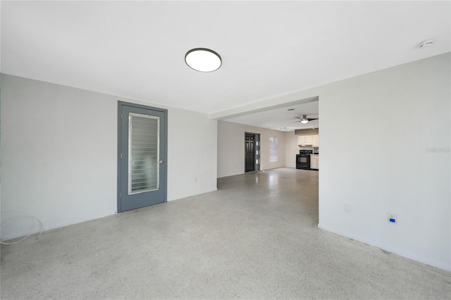 empty room featuring ceiling fan