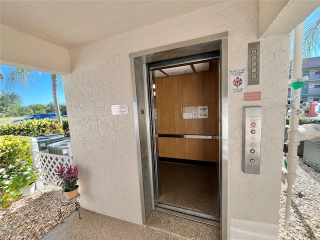 entrance to property with elevator