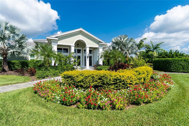 view of front of house with a front yard