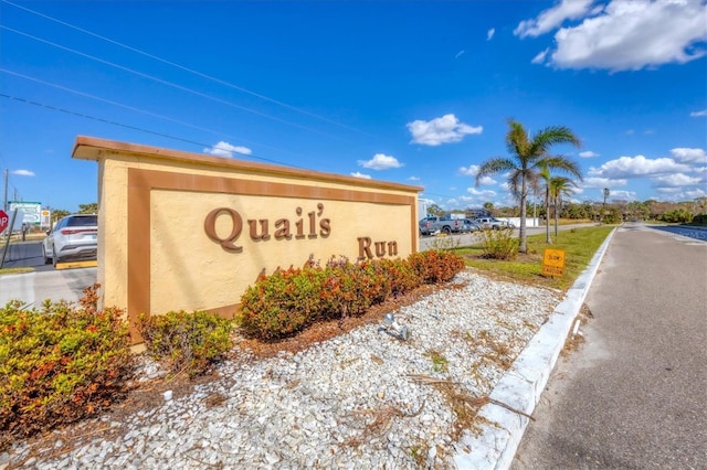 view of community / neighborhood sign