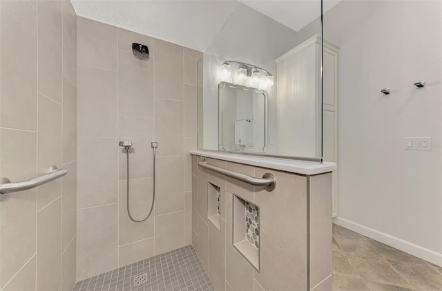 bathroom featuring tiled shower