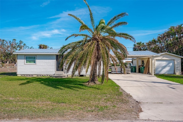 view of front facade with a front yard