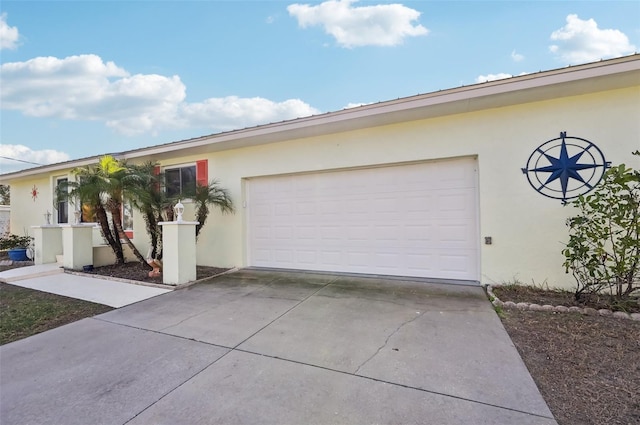 view of front facade with a garage