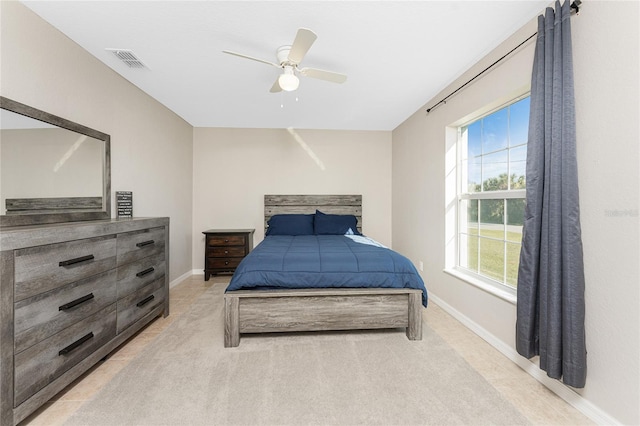 bedroom with ceiling fan