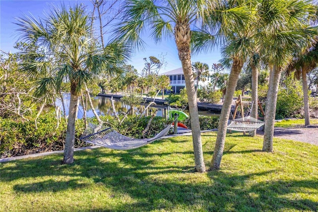 view of yard featuring a water view