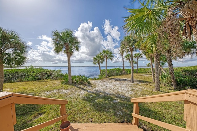 view of yard featuring a water view