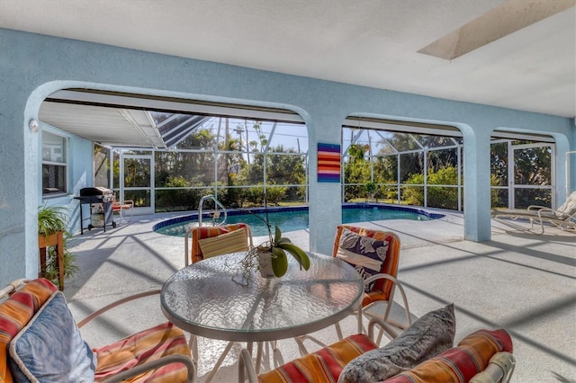 interior space featuring a lanai and area for grilling