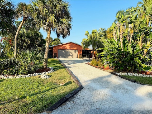 view of front facade with a front yard