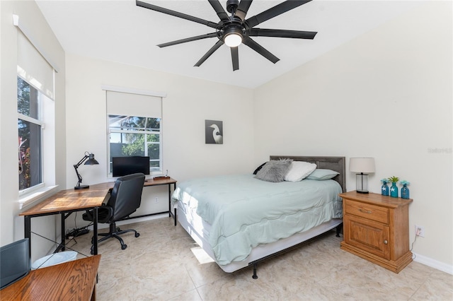 bedroom with ceiling fan