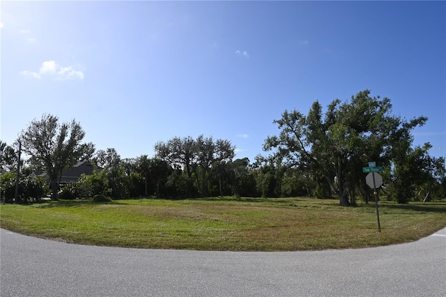 Listing photo 3 for 48 Tee View Ter, Rotonda West FL 33947