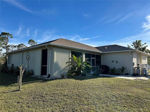 exterior space featuring a lawn