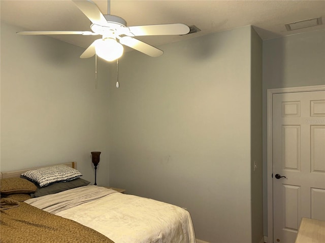 bedroom featuring ceiling fan