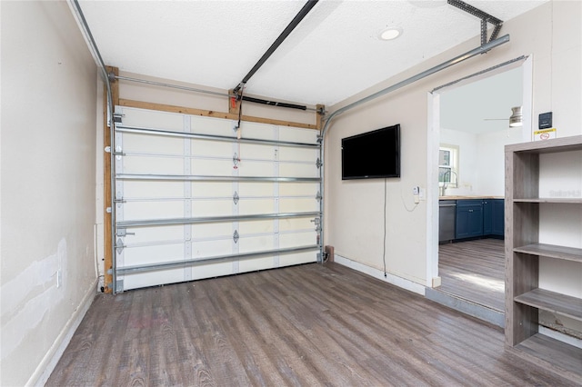 garage featuring ceiling fan