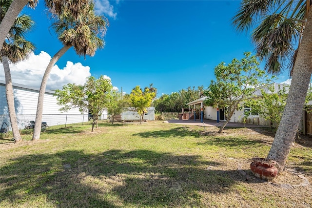 view of yard featuring a patio