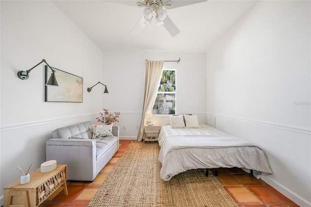 bedroom with ceiling fan