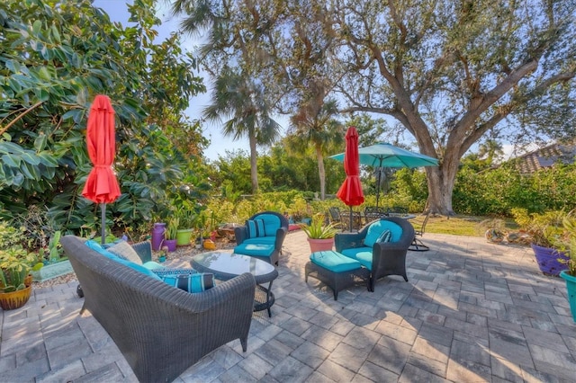 view of patio with outdoor lounge area