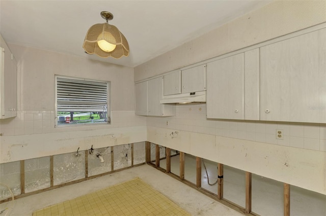 kitchen featuring decorative light fixtures