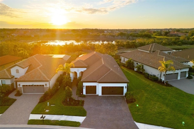 view of aerial view at dusk