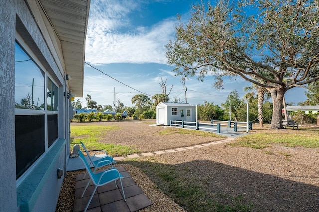 view of yard with a shed