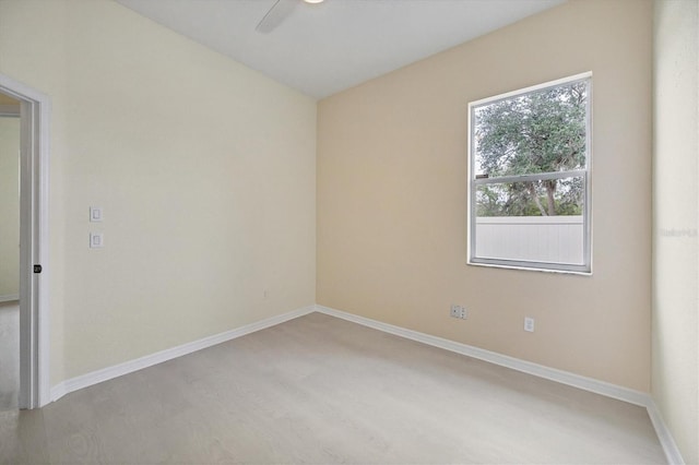 empty room featuring ceiling fan