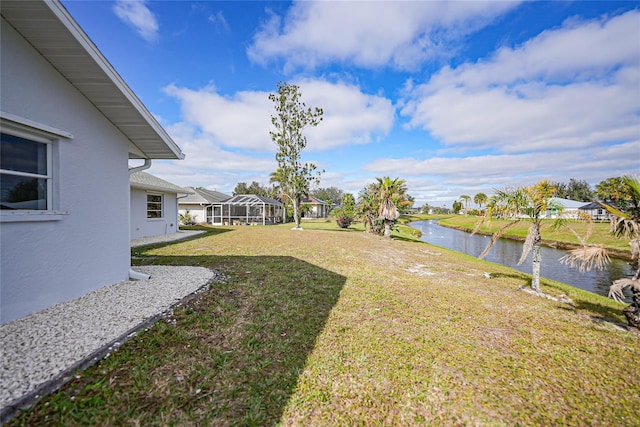 view of yard featuring a water view