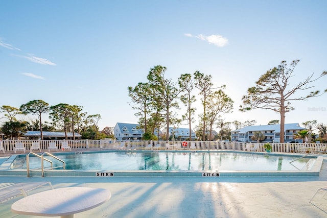 view of swimming pool