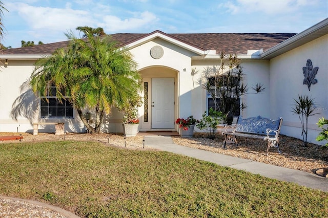 view of front of house featuring a front yard