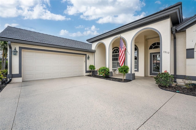 view of front facade with a garage