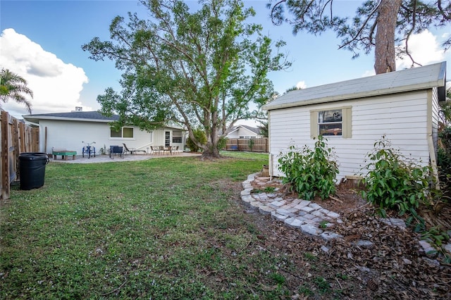 view of yard featuring a patio area